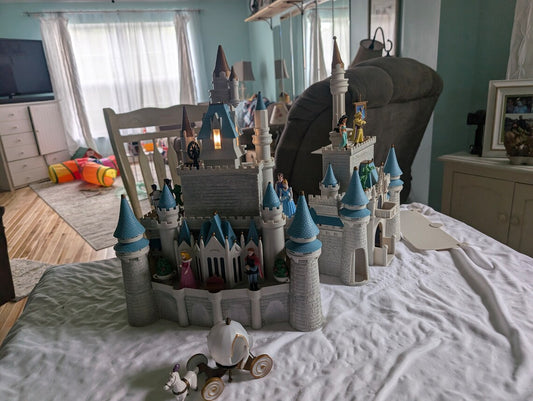 Dream Castle, Vintage Princess Castle, Disney Castle with all figurines, Castle furniture, Disney Vintage, Monorail Castle, Rare Complete Castle